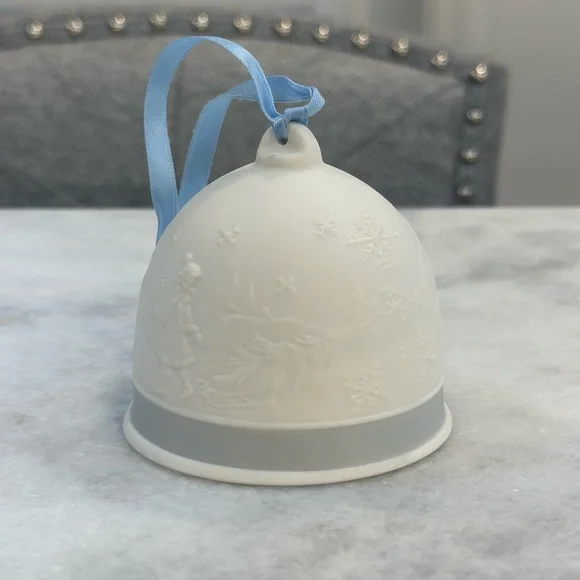 Lladró 1994 Winter Bell porcelain ornament